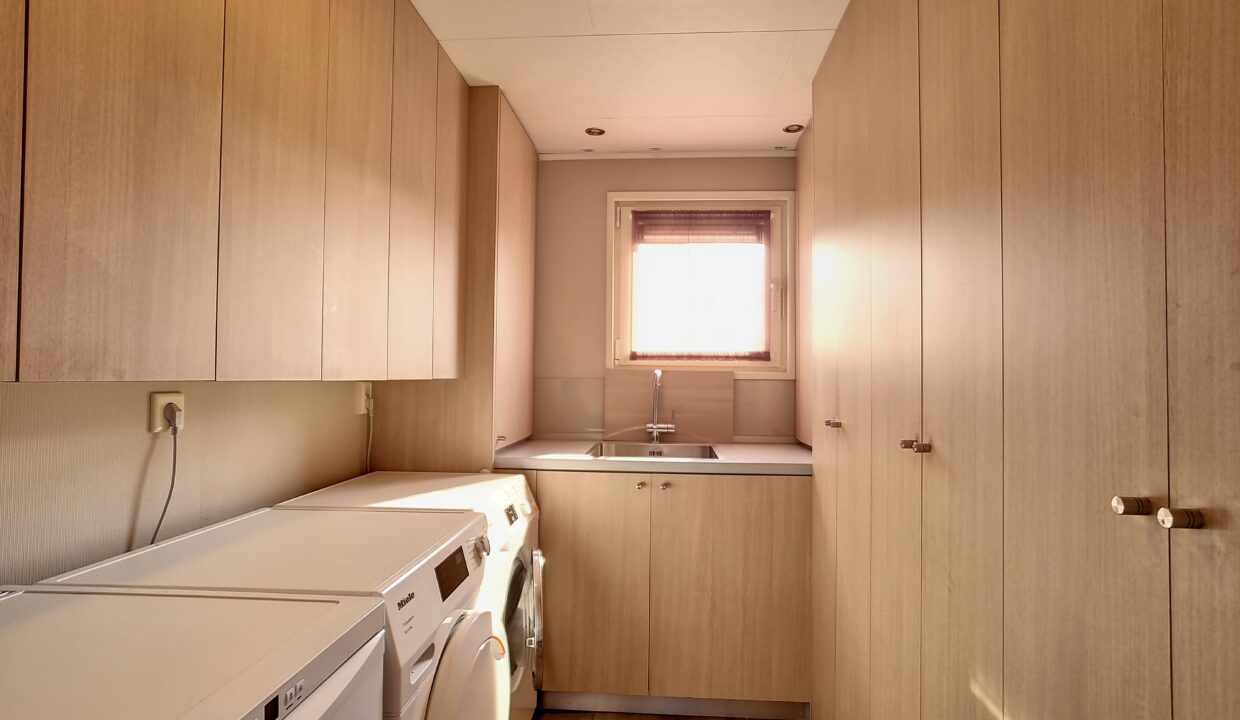 aQ2FyYXZhbg_20230612092026_06416_3bfdf17