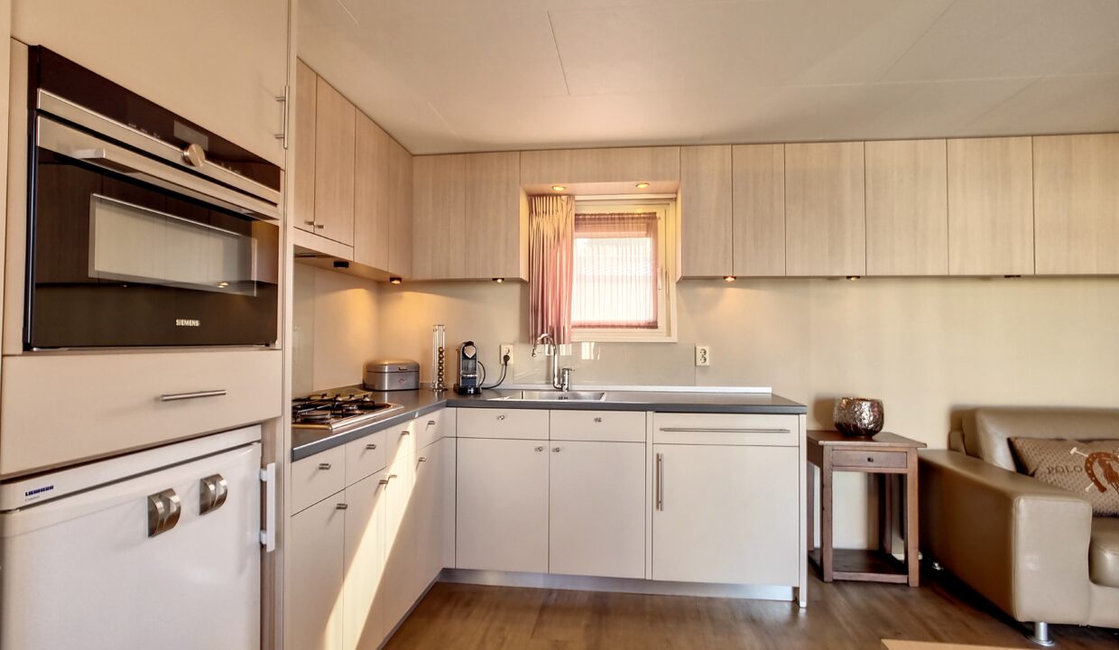 aQ2FyYXZhbg_20230612093857_23123_3566b07